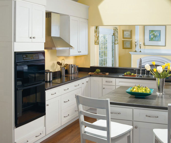 Alpine White Shaker Kitchen Cabinets - Homecrest