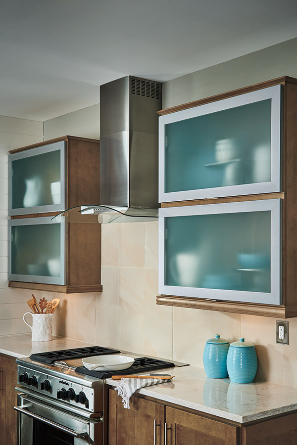 Transitional Kitchen Design - Homecrest Cabinetry