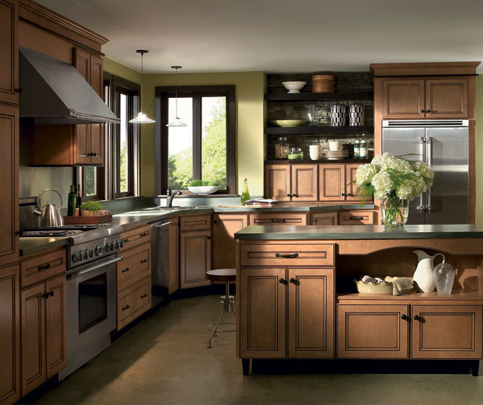 Light Maple Cabinets with Glaze - Homecrest Cabinetry